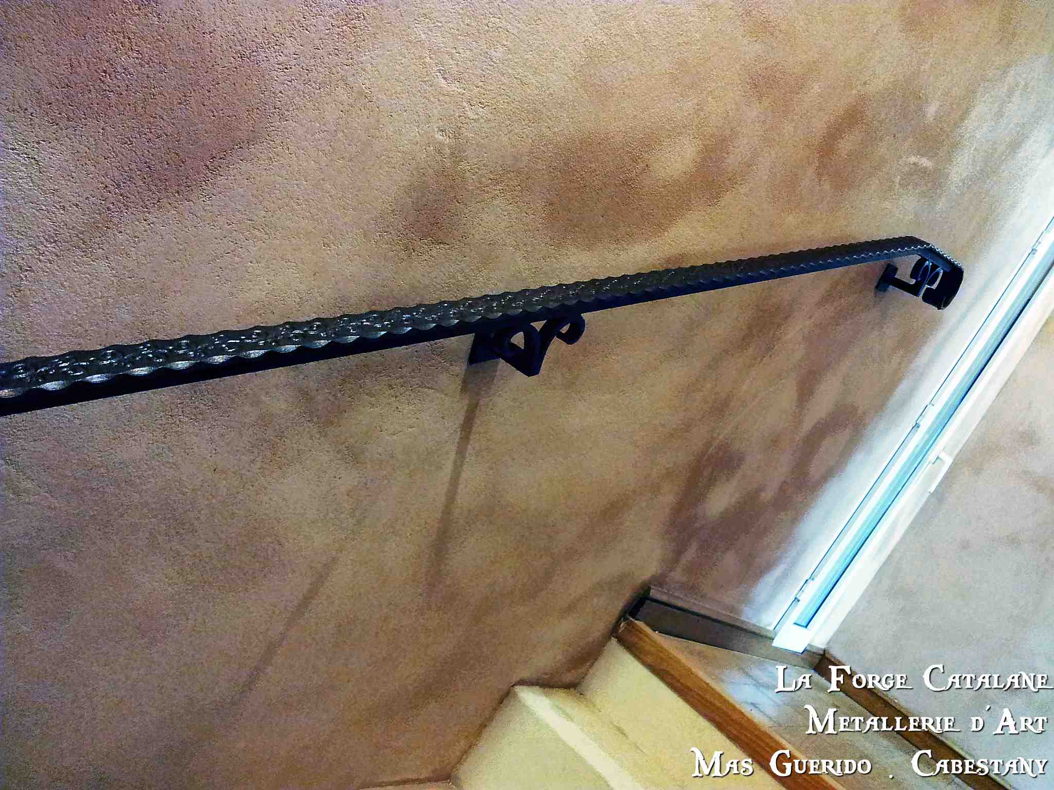 main courante ciselee crosses forge a chaud forge catalane 2.jpg